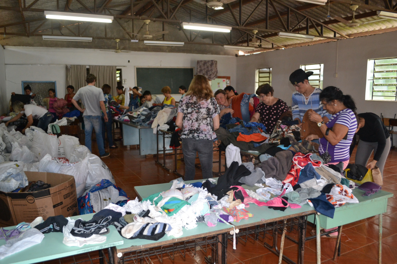 Distribuição dos donativos prossegue nos bairros Castelarim e Aliança